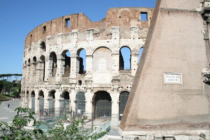 Colosseum & Ancient Rome | Semi Private- Up To 6 People - Entering the Colosseum: Gladiators, Design, and Crowd Power