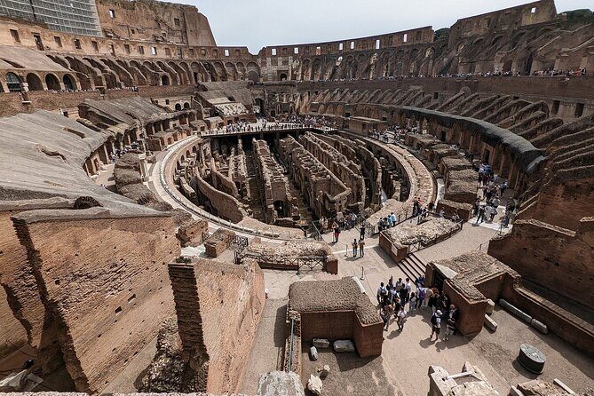 Colosseum and Roman Forum - Private tour - Entering the Colosseum with reserved tickets (and what to watch for)