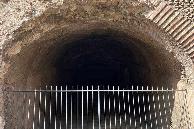 Magnificent tour of Gladiator Arena, Colosseum and Imperial Forum - Arch of Titus: how to read victory propaganda in stone