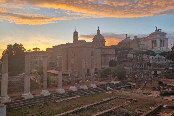 Private Jewish tour: Colosseum, Arch of Titus and Roman Forum - Private pacing, language options, and the family scavenger hunt