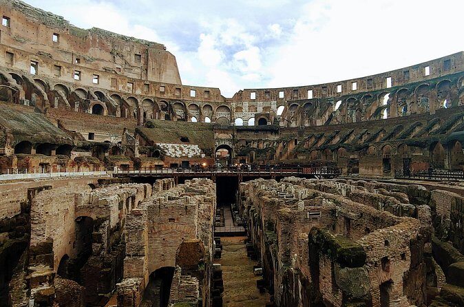 Rome: Colosseum Express Guided Tour - Two main levels and Roman social ranking: what you learn by looking up