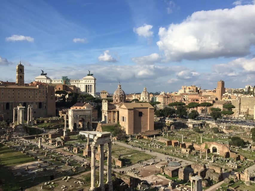 Rome: Colosseum Express Guided Tour with Arena Access Option - Why this Colosseum Express format works