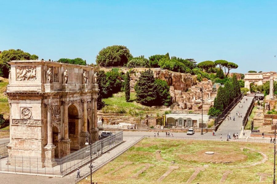 Rome: Colosseum, Palatine Hill and Roman Forum Guided Tour - The Guide and Listening Setup: Radios Make a Real Difference