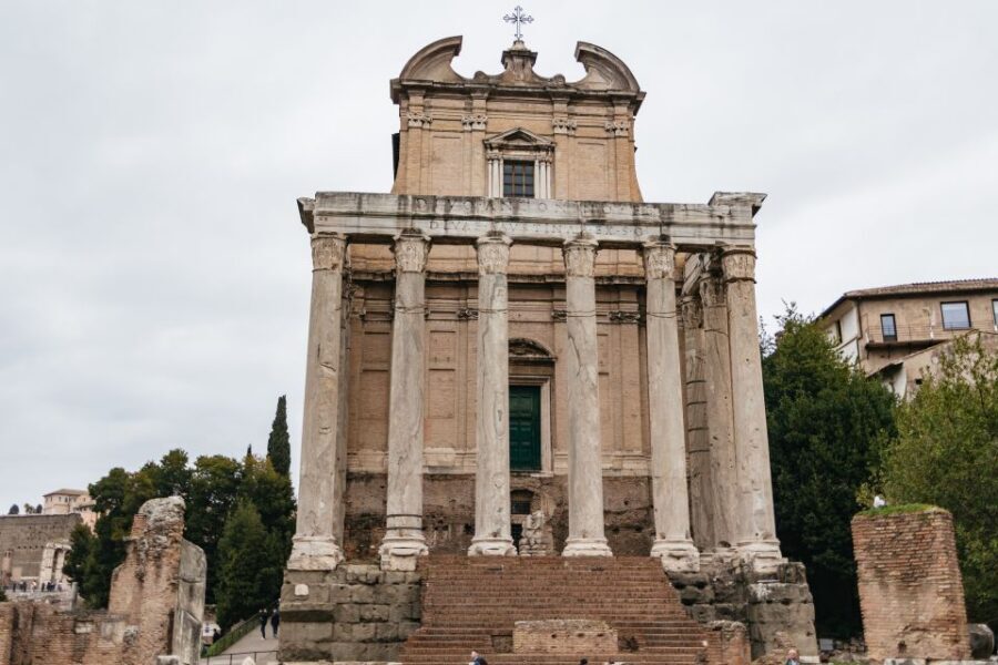 Rome: Colosseum, Palatine Hill & Roman Forum Guided Tour - Skip-the-line entry: saving time without missing the point