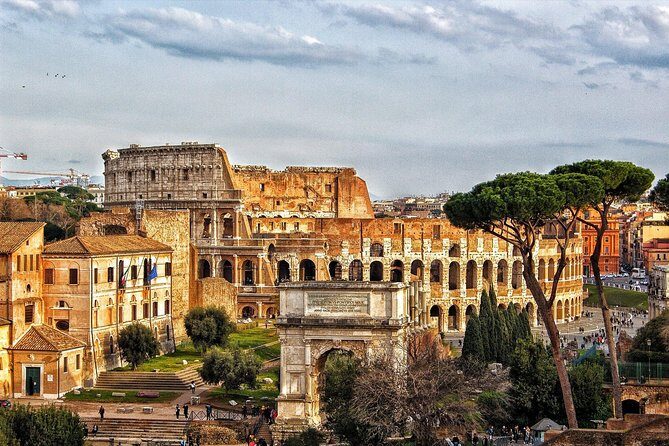 Rome: Colosseum Small Group Guided Tour - Palatine Hill: ancient origins and the story of Roman residences