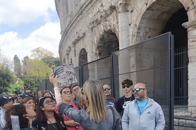 Rome Guided Walking Tour of the Colosseum - The guide matters: crowd navigation and clear direction