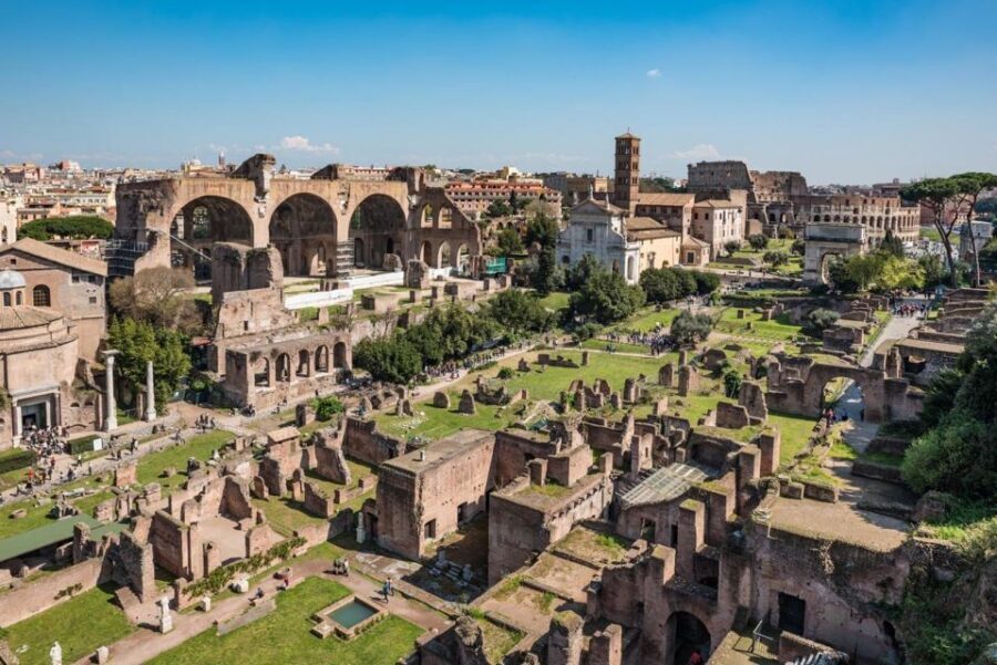 Rome: Ultimate Colosseum, Roman Forum & Palatine Hill Tour - Small Group Energy: Hearing the Guide and Staying Focused