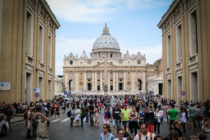 VIP Guided Tour Rome Colosseum, Vatican Museums, lunch included - Personal guiding: what changes when it’s actually private